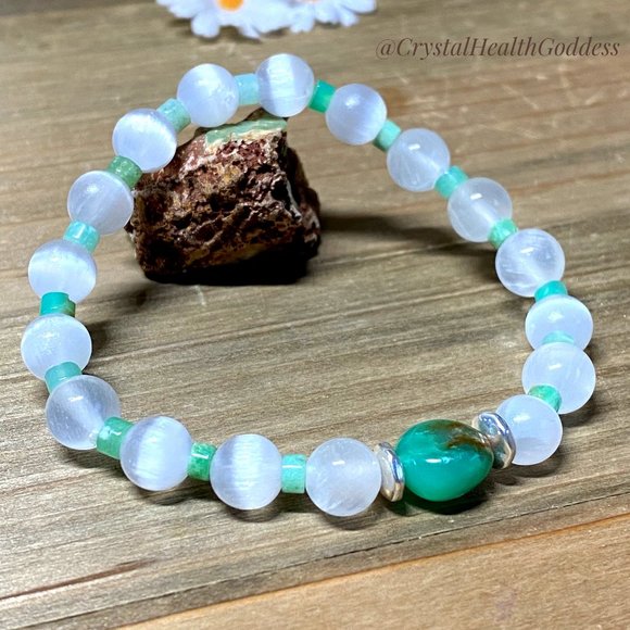 Selenite with Chrysoprase Bracelet - Picture 4 of 4